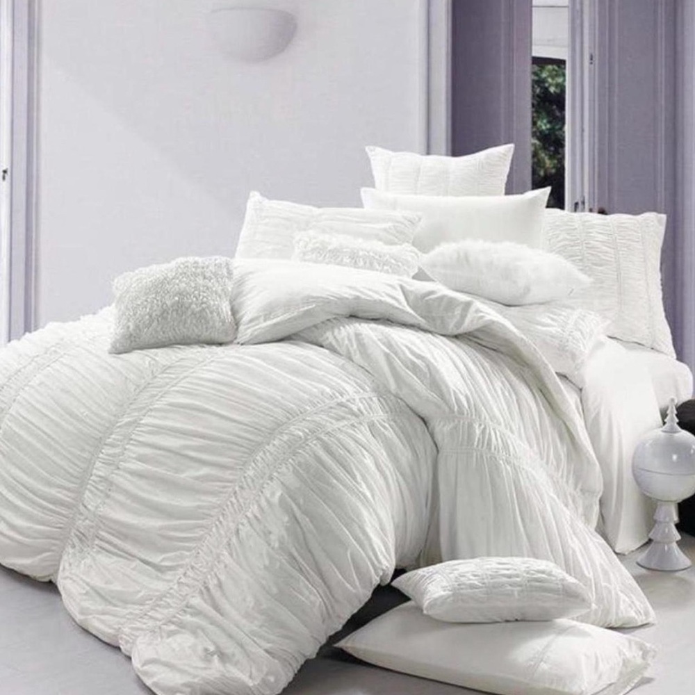 Luxurious White Bedding Set